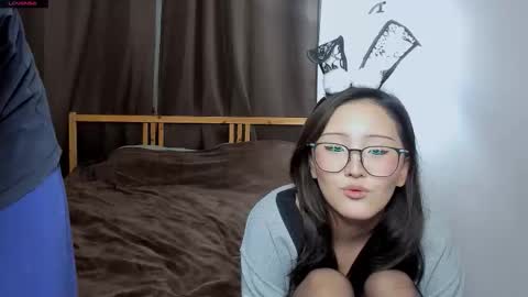 Snapshot of blossomandbee chatting on 11/23/25, 10:31 Sasha and Maria online show from 11/23/25, 10:31