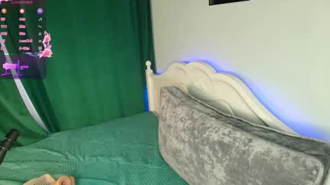 Snapshot of blowjob_queeny chatting on 09/30/25, 06:51 Welcome guysMy name KatePVT its Open online show from 09/30/25, 06:51