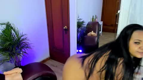 Snapshot of blue__style chatting on 01/19/25, 12:17 blue__style online show from 01/19/25, 12:17