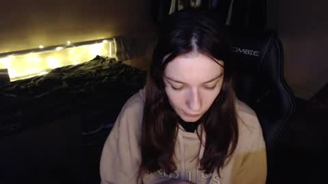 Snapshot of blue__velvet_ chatting on 06/16/26, 07:16 blue__velvet_ online show from 06/16/26, 07:16