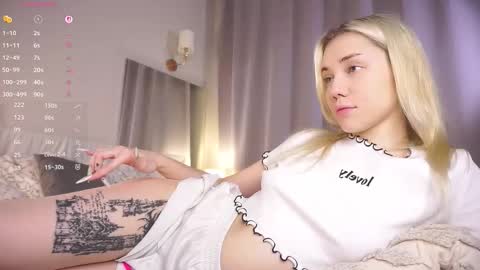 Snapshot of blue_bow chatting on 01/17/26, 05:34 Adeline online show from 01/17/26, 05:34