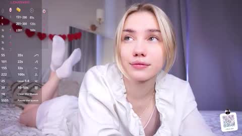 Snapshot of blue_bow chatting on 02/26/26, 06:45 Adeline online show from 02/26/26, 06:45