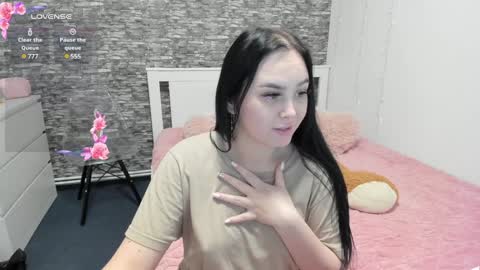 Snapshot of blue_candy28 chatting on 01/04/25, 09:31 blue candy28 online show from 01/04/25, 09:31