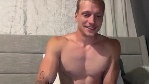Snapshot of blue_eyed_beau chatting on 07/15/26, 03:34 Beau online show from 07/15/26, 03:34