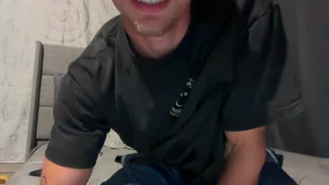 Snapshot of blue_eyed_beau chatting on 07/23/26, 04:32 Beau online show from 07/23/26, 04:32