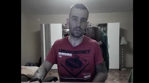 Runaway online show from 12/01/24, 07:47