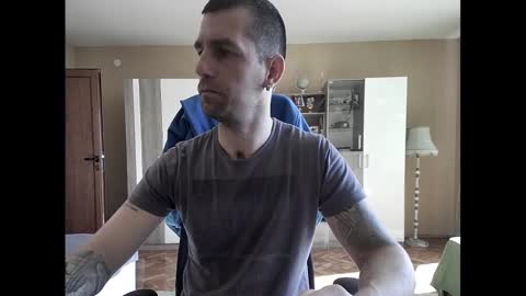 Runaway online show from 02/25/25, 08:14