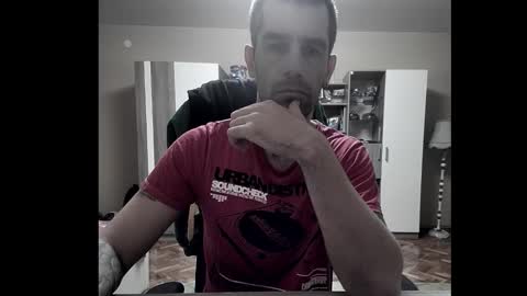 Runaway online show from 11/26/25, 08:54