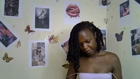 Snapshot of blue_savagee chatting on 12/14/25, 06:12 blue_savagee online show from 12/14/25, 06:12