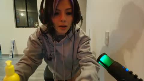 Snapshot of blue_tatuu1 chatting on 01/31/25, 01:54 Alice bleu for friends  online show from 01/31/25, 01:54