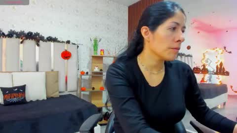 blue_tay1 online show from 10/14/25, 12:17