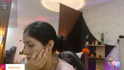 blue_tay1 online show from 10/31/25, 11:55