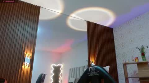 blue_tay1 online show from 11/10/25, 12:37