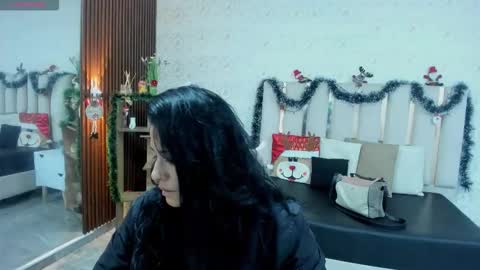 Snapshot of blue_tay1 chatting on 01/15/26, 12:10 blue_tay1 online show from 01/15/26, 12:10