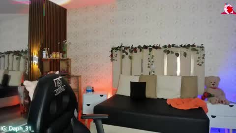 Snapshot of blue_tay1 chatting on 02/14/26, 12:24 blue_tay1 online show from 02/14/26, 12:24