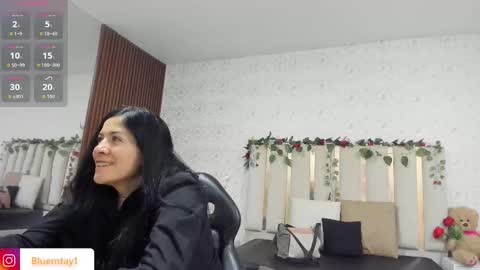 Snapshot of blue_tay1 chatting on 02/15/26, 12:03 blue_tay1 online show from 02/15/26, 12:03