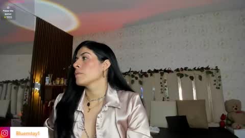 Snapshot of blue_tay1 chatting on 02/17/26, 02:02 blue_tay1 online show from 02/17/26, 02:02