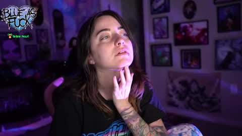 Blue online show from 03/04/25, 01:55