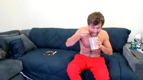 Snapshot of bluecollarhunk chatting on 12/17/25, 07:47 BlueCollarHunk online show from 12/17/25, 07:47