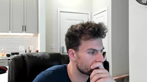 Snapshot of bluecollarhunk chatting on 01/12/26, 02:39 BlueCollarHunk online show from 01/12/26, 02:39