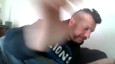 Snapshot of bluedemoneyes1986 chatting on 02/18/25, 06:37 bluedemoneyes1986 online show from 02/18/25, 06:37