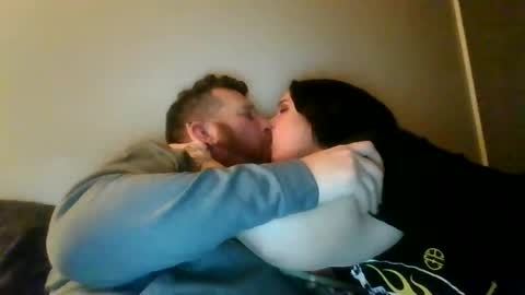 Snapshot of bluedemoneyes1986 chatting on 03/01/25, 04:15 bluedemoneyes1986 online show from 03/01/25, 04:15