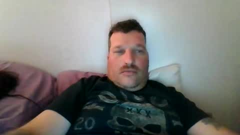 Snapshot of bluedemoneyes1986 chatting on 10/31/25, 07:09 bluedemoneyes1986 online show from 10/31/25, 07:09