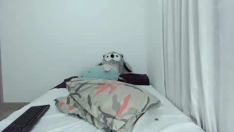 bluediamond_ online show from 02/20/25, 06:50