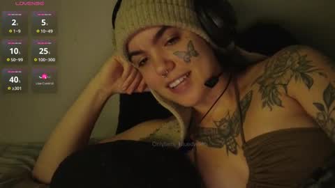 Blue online show from 09/27/25, 05:12