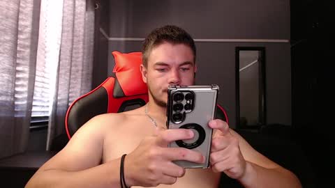 blueeyeboy0 online show from 12/17/24, 09:50