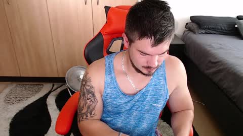 blueeyeboy0 online show from 02/07/25, 06:03