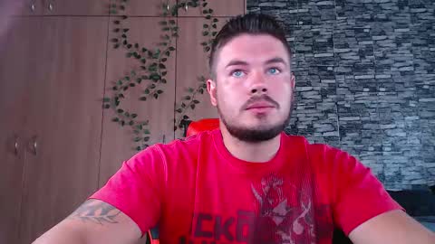 blueeyeboy0 online show from 02/17/26, 07:27