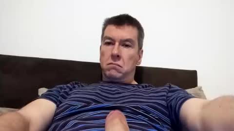 Snapshot of blueeyesteele chatting on 10/28/25, 10:23 blueeyesteele online show from 10/28/25, 10:23