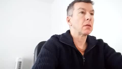 Snapshot of blueeyesteele chatting on 01/06/26, 01:26 blueeyesteele online show from 01/06/26, 01:26