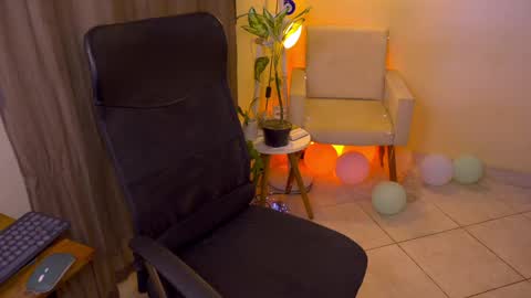 FLORAA online show from 04/20/26, 07:37