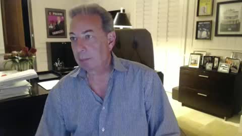 Snapshot of blueisles chatting on 12/31/24, 12:11 blueisles online show from 12/31/24, 12:11