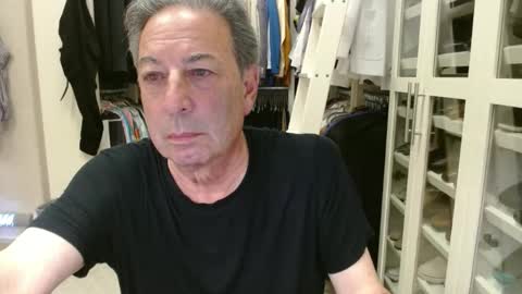 Snapshot of blueisles chatting on 02/03/25, 01:52 blueisles online show from 02/03/25, 01:52