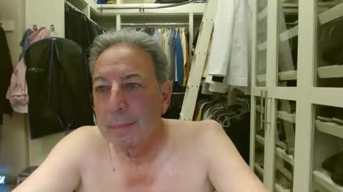 Snapshot of blueisles chatting on 02/11/25, 09:03 blueisles online show from 02/11/25, 09:03