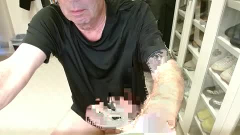 Snapshot of blueisles chatting on 02/20/25, 02:40 blueisles online show from 02/20/25, 02:40