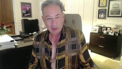 Snapshot of blueisles chatting on 10/05/25, 09:34 blueisles online show from 10/05/25, 09:34