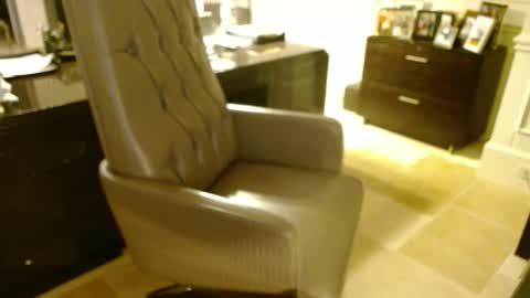 Snapshot of blueisles chatting on 10/20/25, 11:05 blueisles online show from 10/20/25, 11:05