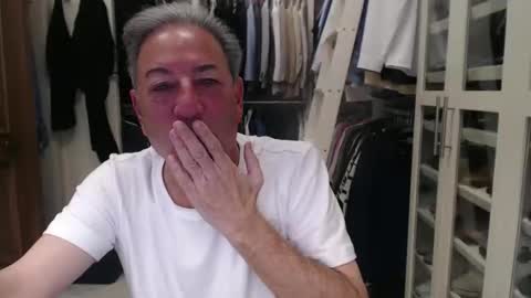 Snapshot of blueisles chatting on 02/02/26, 11:42 blueisles online show from 02/02/26, 11:42