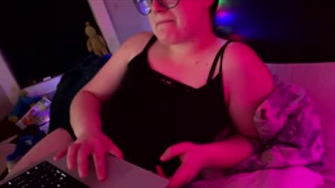 Snapshot of bluejayyboi chatting on 02/23/26, 06:22 Jay online show from 02/23/26, 06:22