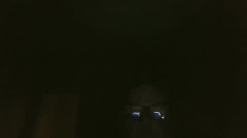 Snapshot of bluemoose70 chatting on 01/12/25, 01:11 bluemoose70 online show from 01/12/25, 01:11