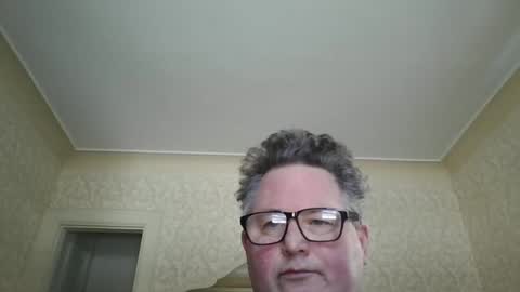 Snapshot of bluemoose70 chatting on 02/05/25, 05:09 bluemoose70 online show from 02/05/25, 05:09