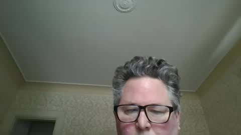 Snapshot of bluemoose70 chatting on 02/25/25, 05:04 bluemoose70 online show from 02/25/25, 05:04