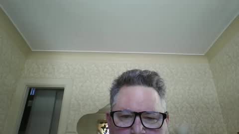 Snapshot of bluemoose70 chatting on 03/02/25, 04:53 bluemoose70 online show from 03/02/25, 04:53