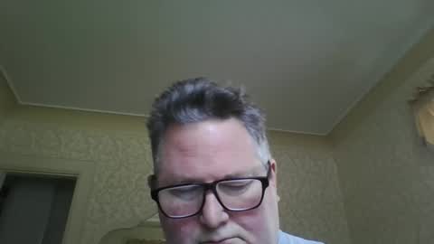 Snapshot of bluemoose70 chatting on 09/09/25, 03:44 bluemoose70 online show from 09/09/25, 03:44