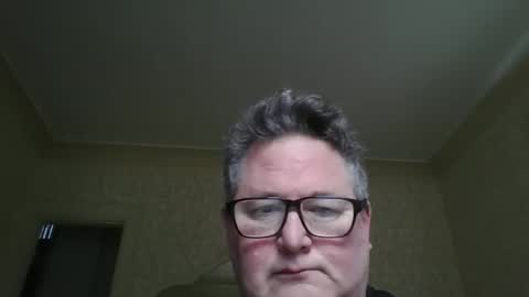 Snapshot of bluemoose70 chatting on 09/24/25, 03:26 bluemoose70 online show from 09/24/25, 03:26