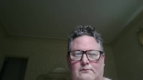 Snapshot of bluemoose70 chatting on 09/25/25, 02:54 bluemoose70 online show from 09/25/25, 02:54